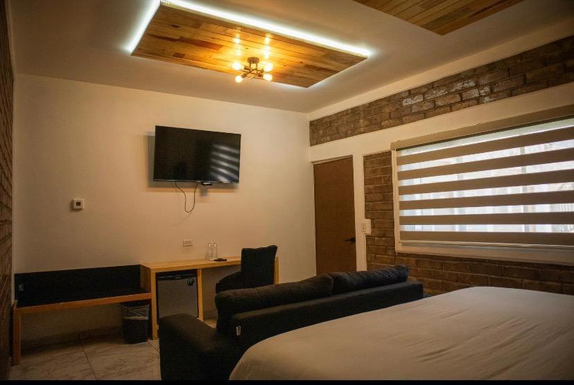 Taramuri Hotel & Tours Креел Екстериор снимка